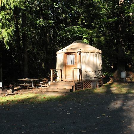 Mount Hood Village Yurt 1 Exterior photo